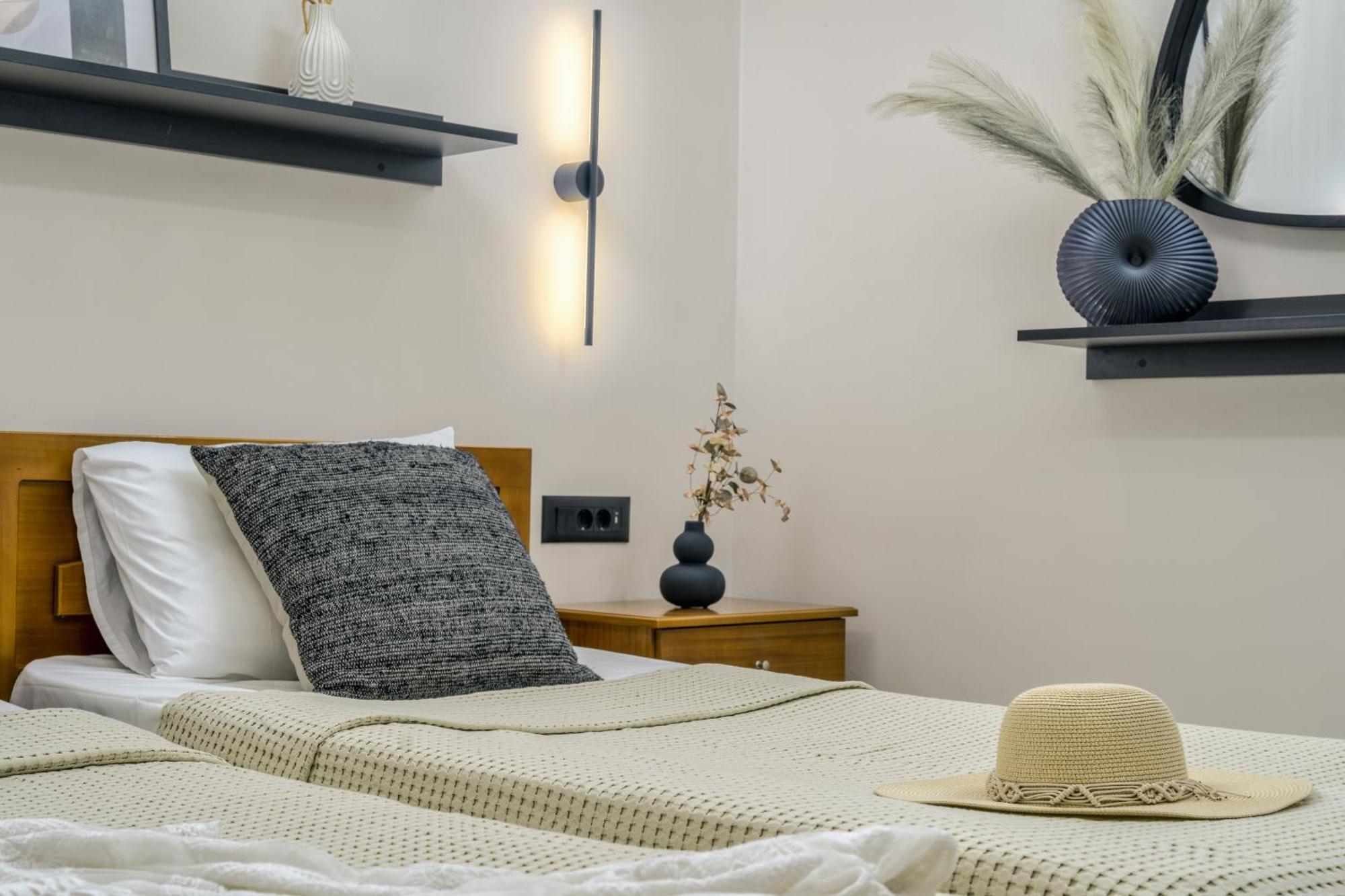 Rivulet Apartments ラガナス エクステリア 写真